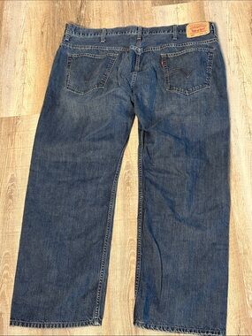 Levi's Men's Dark Blue Relaxed Fit Jeans